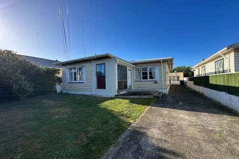 Photo of property in 39 East Street, Petone, Lower Hutt, 5012