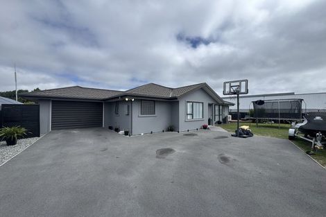 Photo of property in 41 Heathglen Avenue, Parklands, Christchurch, 8083