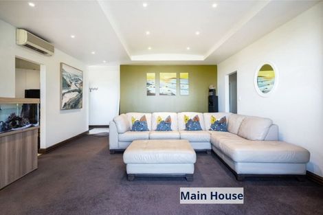 Photo of property in 19 Chivalry Road, Glenfield, Auckland, 0629