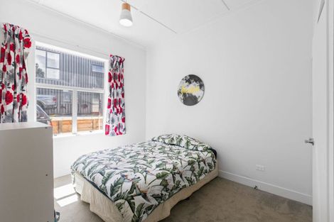 Photo of property in 6d Burns Street, Westown, New Plymouth, 4310