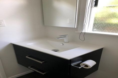 Photo of property in 6a Tallington Crescent, Torbay, Auckland, 0630