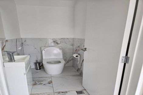 Photo of property in 83a Hutchinsons Road, Bucklands Beach, Auckland, 2014