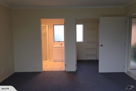 Photo of property in 13 Ebanjane Way, Clendon Park, Auckland, 2103