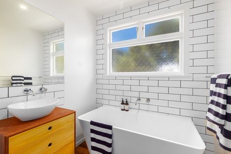 Photo of property in 271 Lake Terrace Road, Shirley, Christchurch, 8061