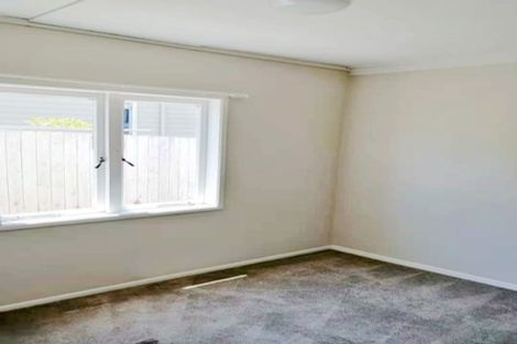 Photo of property in 76 Browns Bay Road, Rothesay Bay, Auckland, 0630