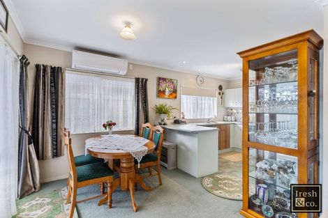 Photo of property in 25 Carisbrook Crescent, Papakura, 2110