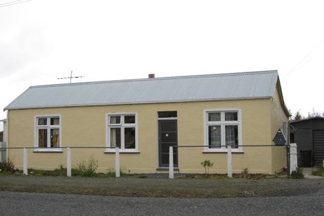 Photo of property in 14 Dryden Street, Milton, 9220