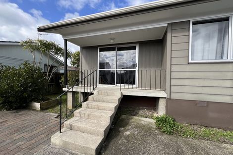 Photo of property in 2/6 Edwin Freeman Place, Ranui, Auckland, 0612