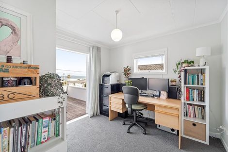 Photo of property in 2 Hardley Avenue, Tindalls Beach, Whangaparaoa, 0930