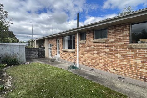 Photo of property in 30 Chilton Grove, Hokowhitu, Palmerston North, 4410