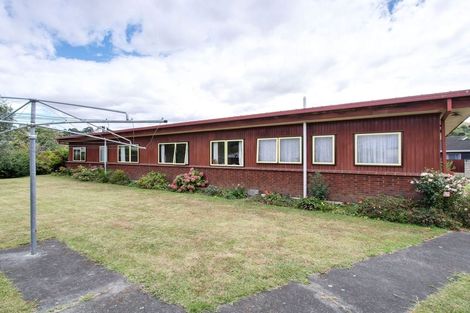 Photo of property in 4 Darcy Place, Massey, Auckland, 0614