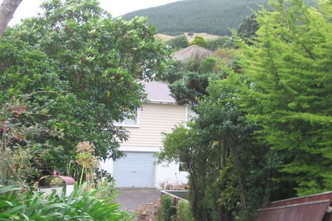 Photo of property in 3 South Street, Tawa, Wellington, 5028