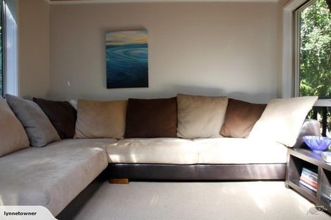 Photo of property in 10-12 Glenesk Road, Piha, New Lynn, 0772