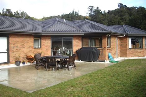Photo of property in 5 Boleyn Close, Kingsley Heights, Upper Hutt, 5018