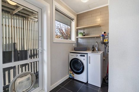 Photo of property in 6 Dymock Place, Bishopdale, Christchurch, 8053