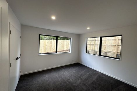 Photo of property in 8b Lynn Road, Bayview, Auckland, 0629