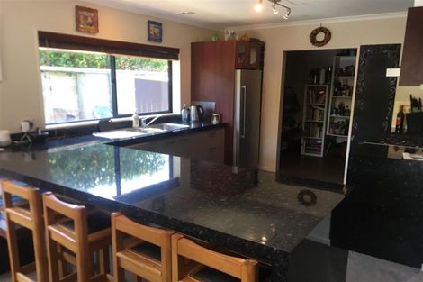 Photo of property in 21 Campion Road, Waikanae Beach, Waikanae, 5036