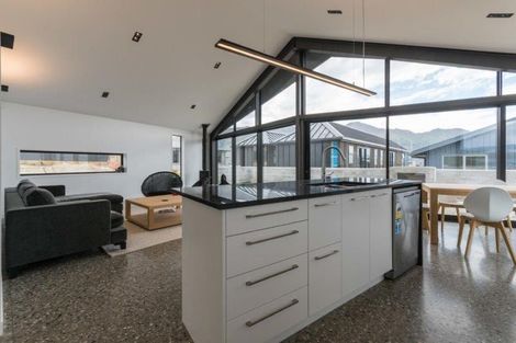 Photo of property in 6 Scurr Terrace, Wanaka, 9305