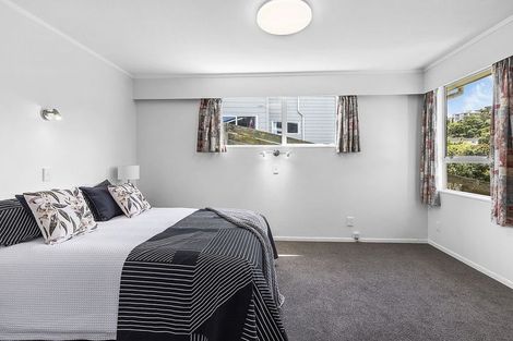 Photo of property in 17 Malaghan Grove, Johnsonville, Wellington, 6037