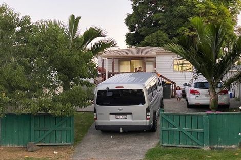 Photo of property in 22 Burbank Avenue, Manurewa, Auckland, 2102