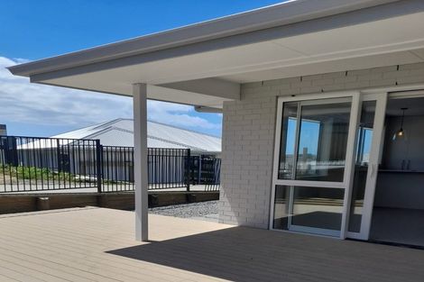 Photo of property in 1 Nottingham Road, Omokoroa, 3114