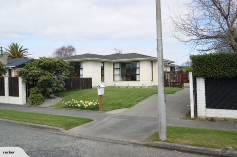 Photo of property in 15 Talltree Avenue, Avonhead, Christchurch, 8042