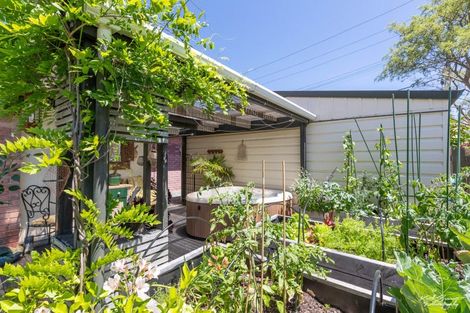 Photo of property in 2b Terminus Street, Silverstream, Upper Hutt, 5019