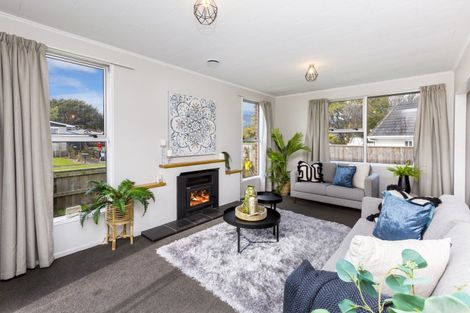 Photo of property in 15 Akron Grove, Totara Park, Upper Hutt, 5018