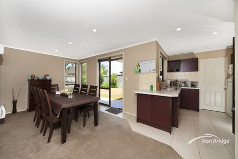 Photo of property in 15 Feeny Crescent, East Tamaki, Auckland, 2013
