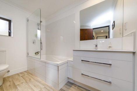 Photo of property in 30 Kentucky Way, Awapuni, Palmerston North, 4412