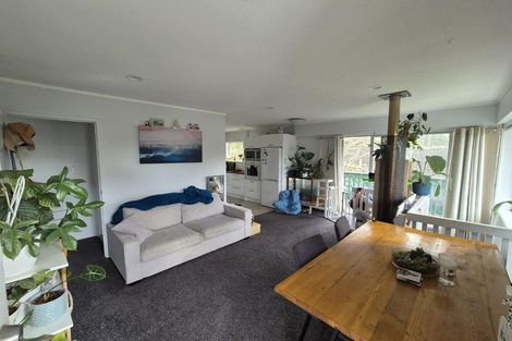 Photo of property in 2/12 Mahuta Grove, Northcote, Auckland, 0627