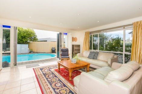 Photo of property in 15 Woodford Heights, Havelock North, 4130