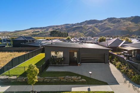 Photo of property in 7 Travertine Street, Cromwell, 9310