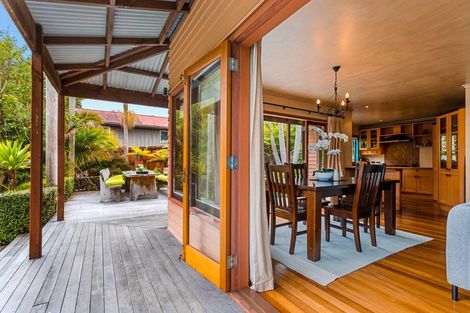 Photo of property in 31 Outlook Road, Greenhithe, Auckland, 0632