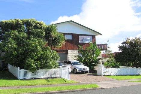 Photo of property in 7 Halldene Terrace, Red Beach, 0932