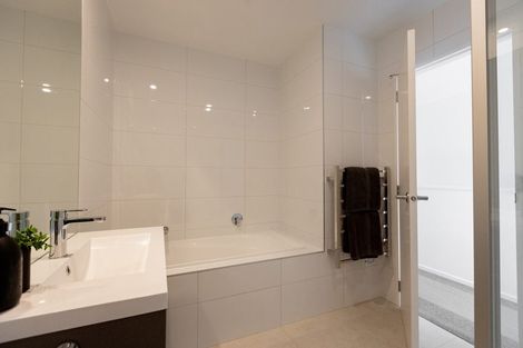 Photo of property in 1 Harlow Crescent, Glen Innes, Auckland, 1072