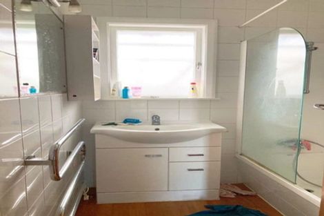 Photo of property in 66 Roberts Road, Te Atatu South, Auckland, 0610
