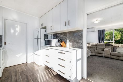 Photo of property in 28 Mawney Road, Henderson, Auckland, 0610