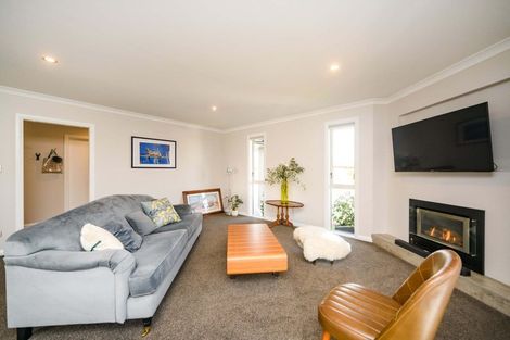 Photo of property in 8 Silkwood Place, Fitzherbert, Palmerston North, 4410
