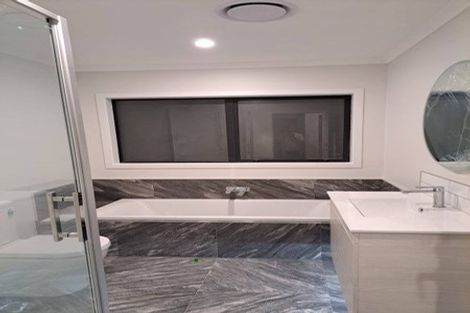 Photo of property in 1a Te Reinga View, Tawa, Wellington, 5028