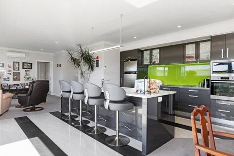 Photo of property in 1 Kirkhill Close, Bethlehem, Tauranga, 3110