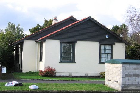 Photo of property in 2 Trent Avenue, Hokowhitu, Palmerston North, 4410