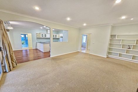 Photo of property in 16 Palliser Place, Poraiti, Napier, 4112