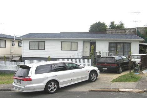 Photo of property in 2/42 Peach Road, Glenfield, Auckland, 0629