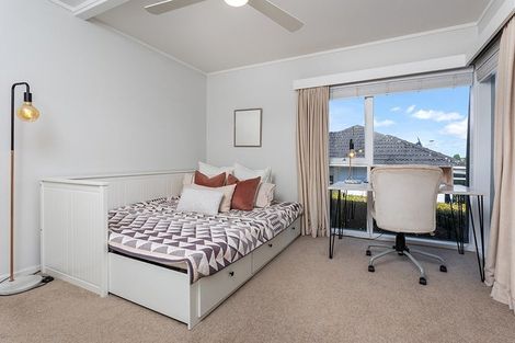 Photo of property in 1/23 Hart Road, Hauraki, Auckland, 0622