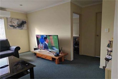 Photo of property in 19 Hercules Drive, Henderson, Auckland, 0612