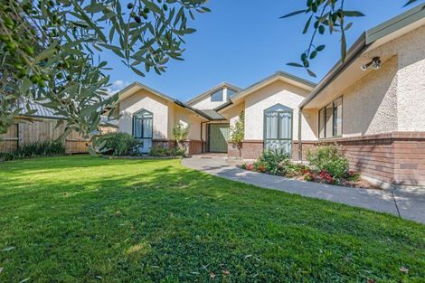 Photo of property in 15 Strachan Way, Highbury, Palmerston North, 4412