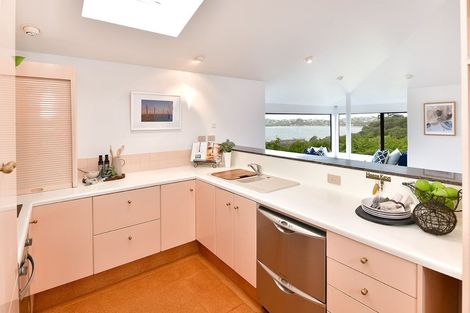 Photo of property in 2/3 Swann Beach Road, Stanmore Bay, Whangaparaoa, 0932