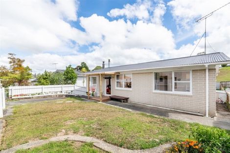 Photo of property in 29 Stott Avenue, Birkdale, Auckland, 0626