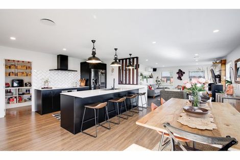 Photo of property in 24 Roys Street, Marshland, Christchurch, 8083